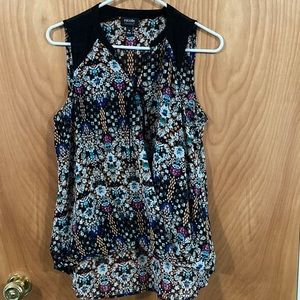 Nicole Miller multi colored sleeveless top. Size M.